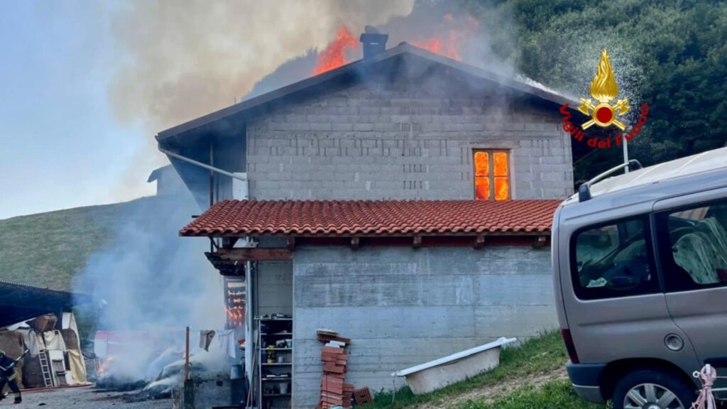 Devastante incendio