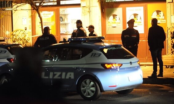 accoltellato in centro