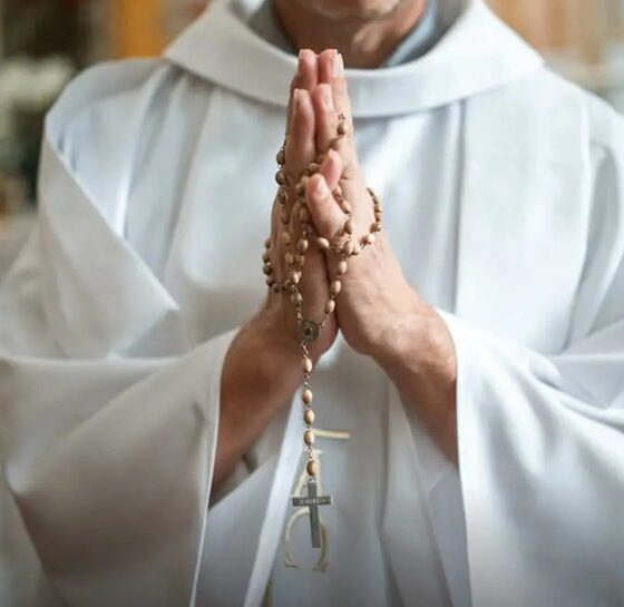 sacerdote condannato per atti sessuali