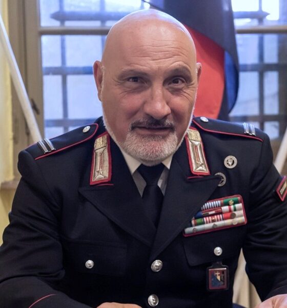 Scappa sul tetto e rischia di precipitare: salvato dal maresciallo