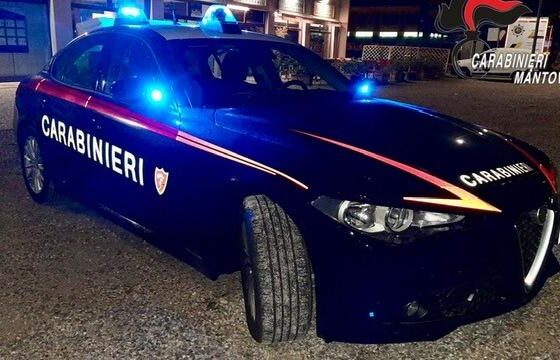 Lite fra giovani in un pub di Gaglianico, ferita la cameriera