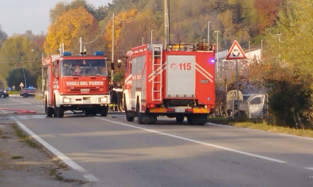 auto fiamme