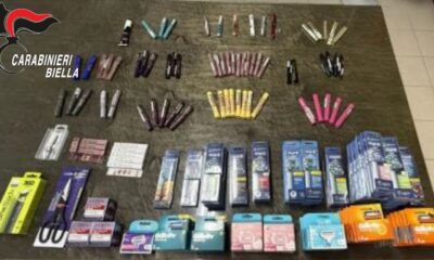 Avevano cosmetici per migliaia di euro e borse “schermate” in auto: denunciati