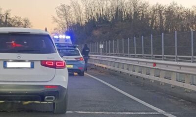 Ubriaco cammina sul ponte e fa scattare allarme e volanti
