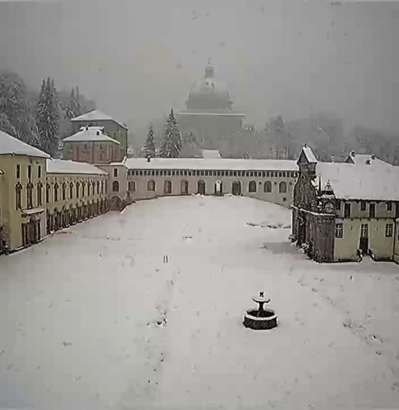 Oropa si è svegliata sotto 25 centimetri di neve