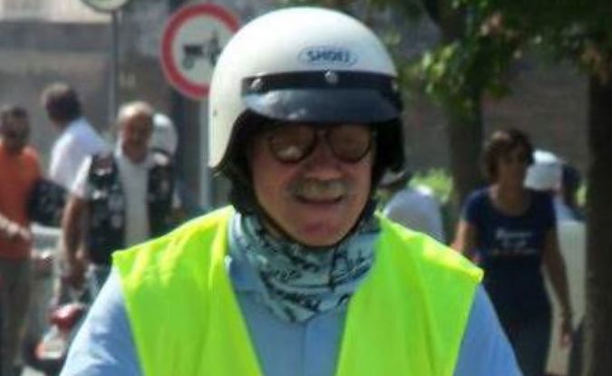 Cade dalla moto mentre va alla benedizione di Oropa