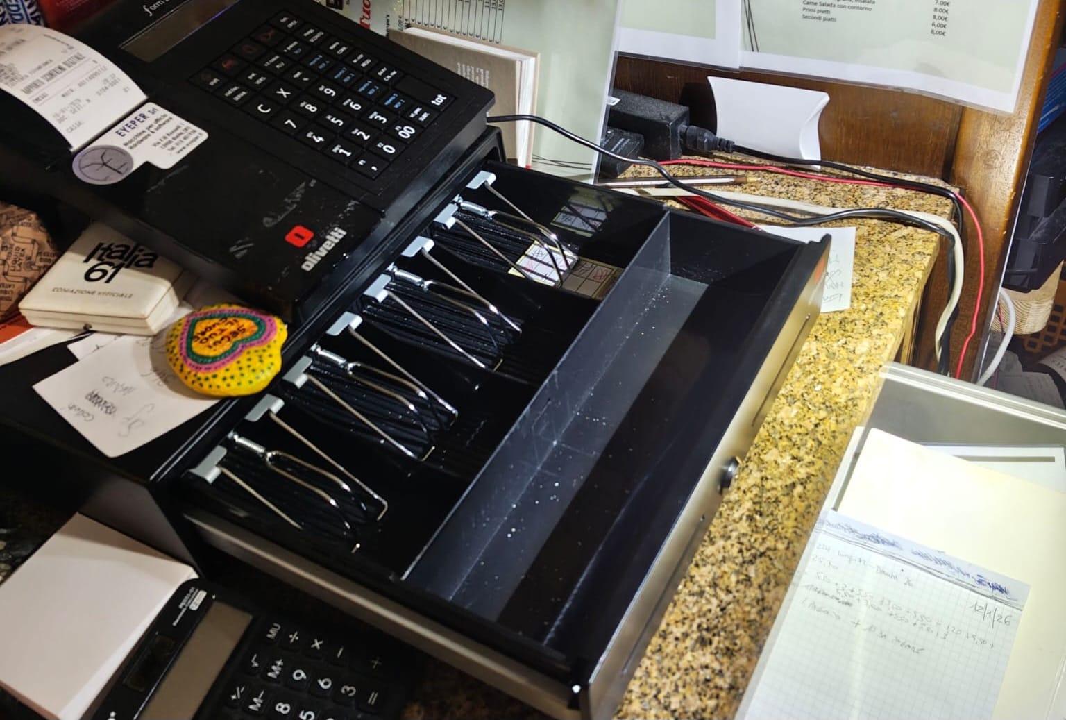 Ruba dalla cassa di un bar del centro: arrestato Operazione di polizia nella notte tra sabato e domenica