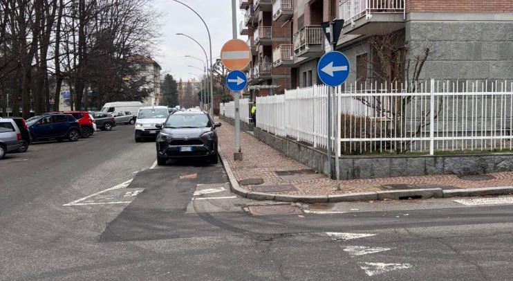 "Cartelli enigma" a Biella: nel dubbio... da che parte?