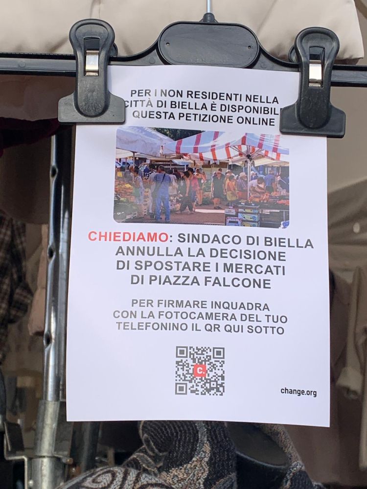 petizione degli ambulanti contro lo spostamento