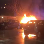 Auto in fiamme in vicolo Galeazzo: è un incendio doloso