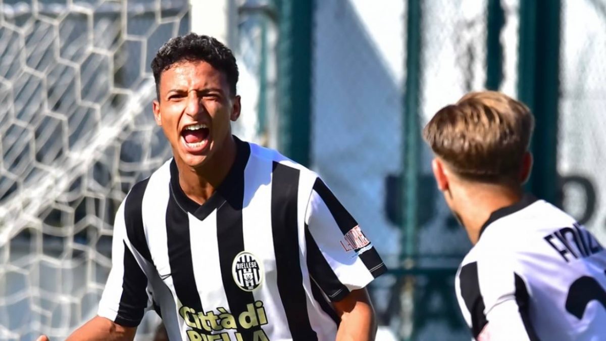 I bianconeri tornano oggi a giocare al “Pozzo-Lamarmora” (calcio d’inizio alle 14.30).