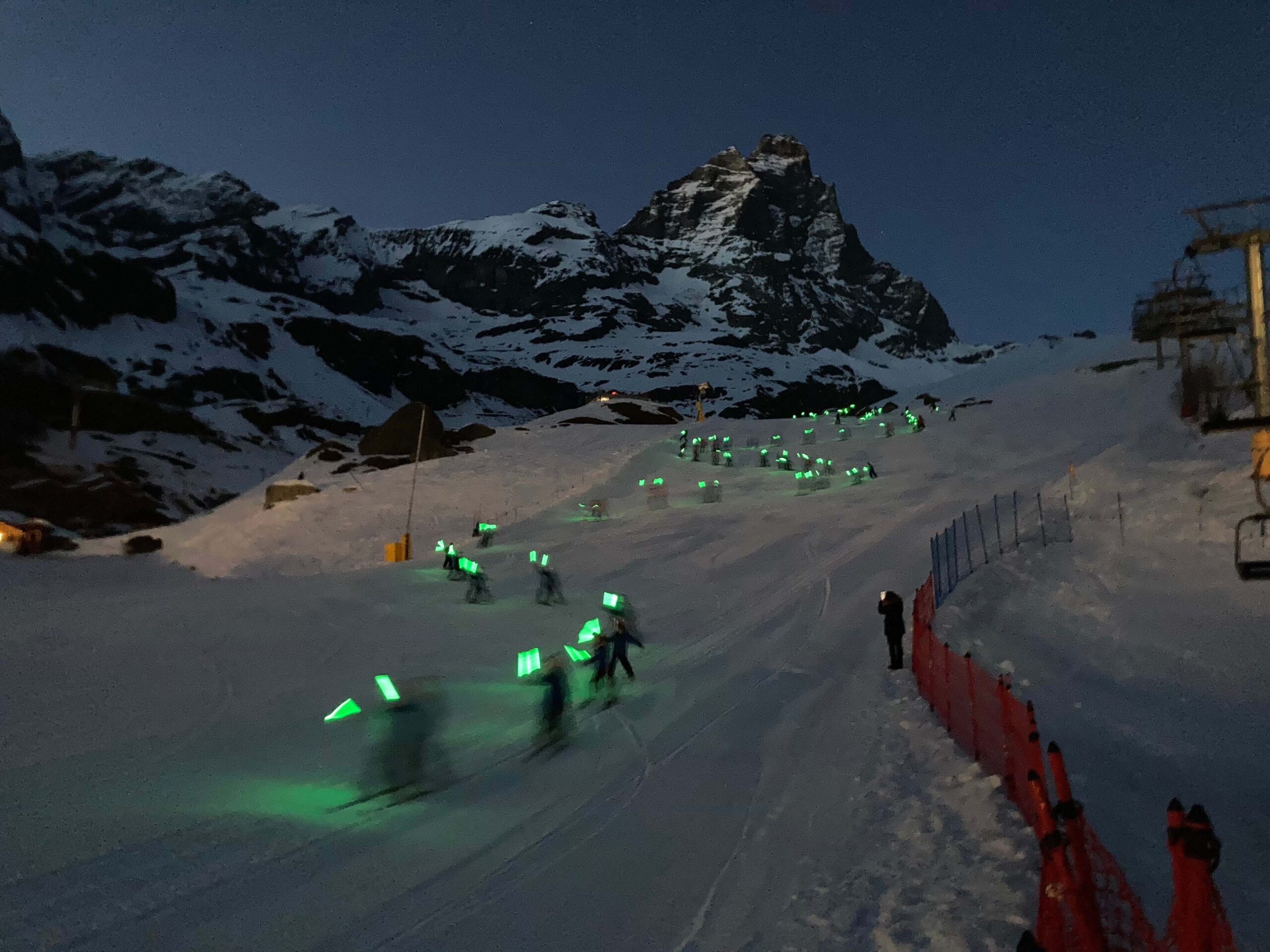 Sulla neve la fiaccolata per la vita del Fondo Tempia