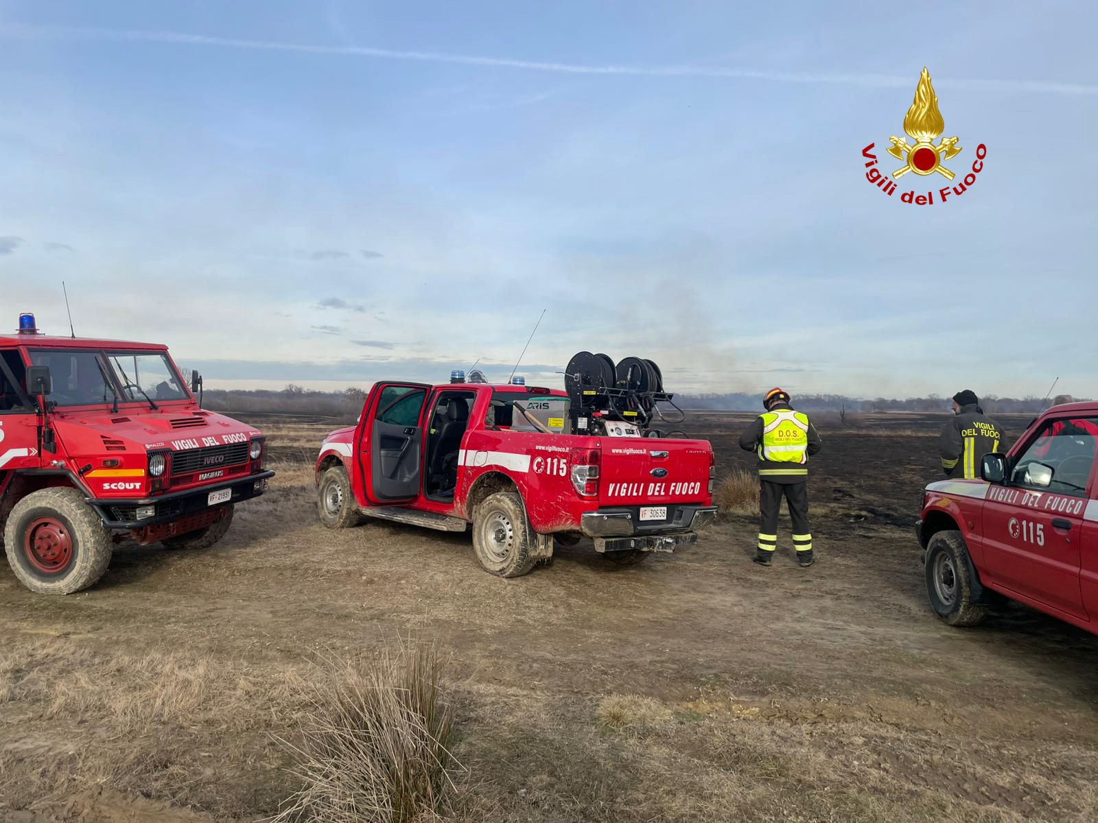 Baraggia in fiamme, vasto incendio domato dopo diverse ore d'intervento