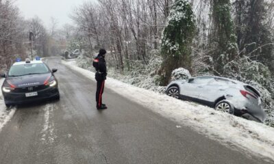 Automobilisti traditi dalla neve a Bioglio e Pettinengo