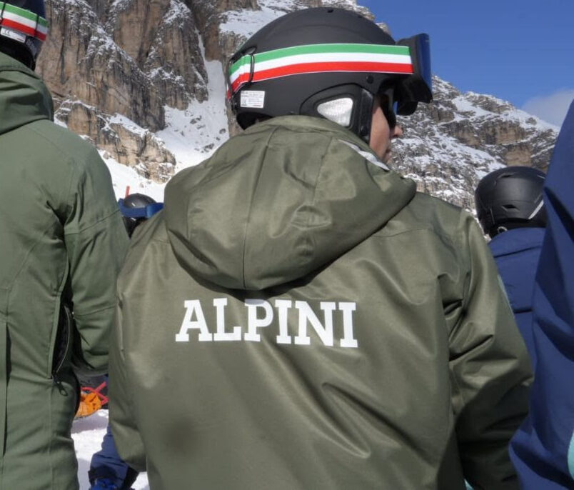 Valanga in Valle d'Aosta: alpini in prima linea per l'accoglienza