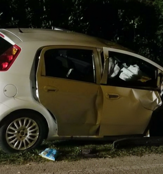 scontro auto fiat punto