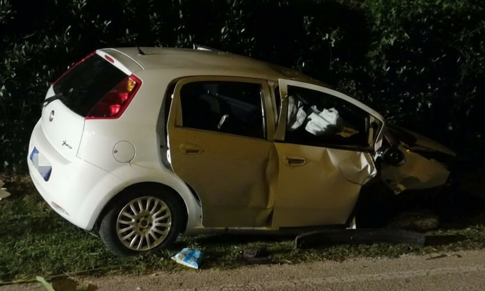 scontro auto fiat punto