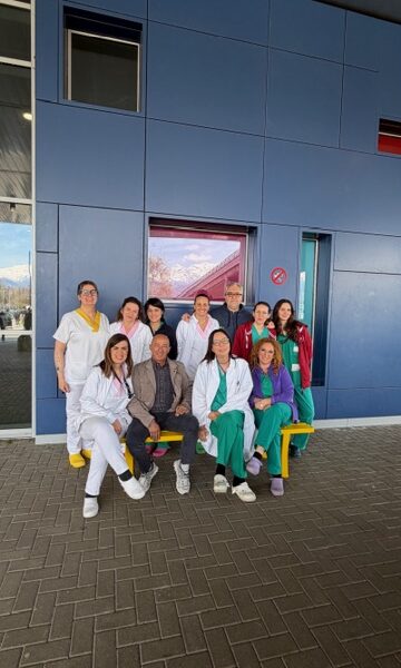 Donata all'ospedale una panchina gialla simbolo della lotta contro l’endometriosi