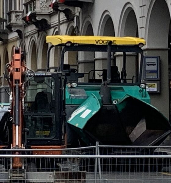 Vandali nel cantiere di via Italia, pesanti danni ai mezzi della ditta