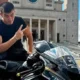 Schianto tra auto e moto: muore centauro di soli 23 anni