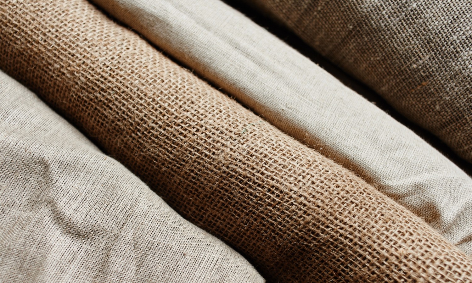 Tessuti tessili (© Depositphotos)