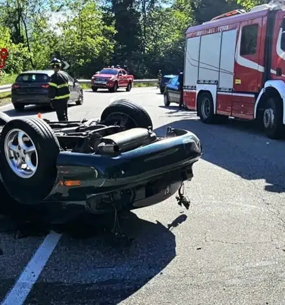 Perde il controllo dell'auto