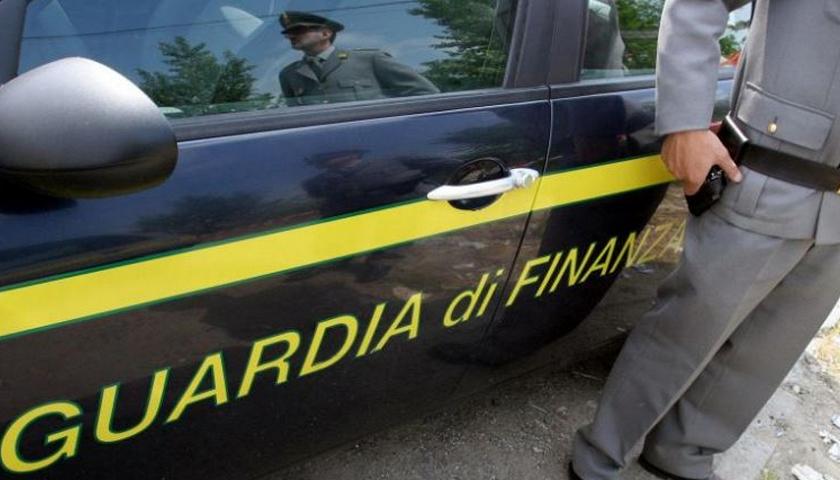sequestro da 700mile euro per maglie da calcio contraffatte