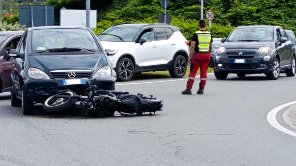 scontro auto moto
