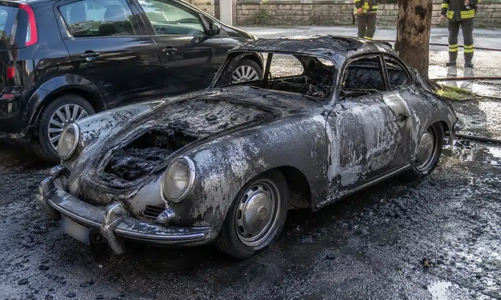 noleggia un'auto d'epoca per il matrimonio dell'amico