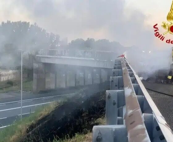 auto in fiamme