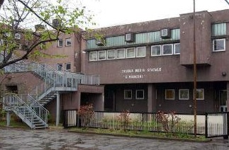 Alla scuola media Marconi non cadranno altre finestre...
