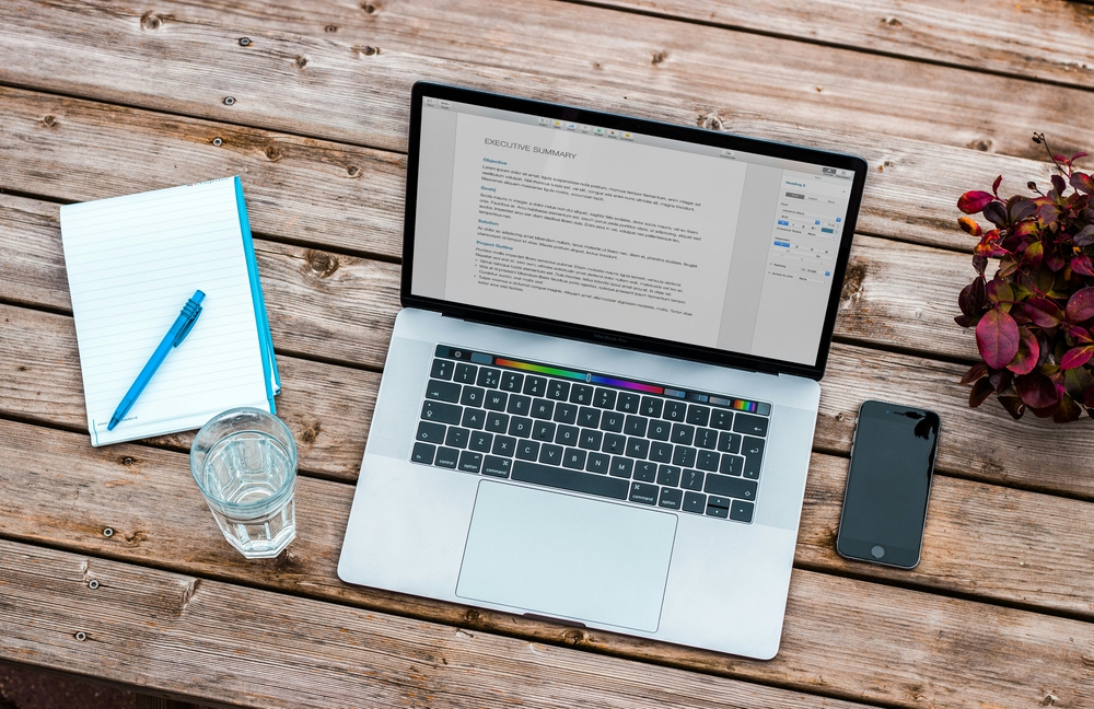 Notebook su un tavolo