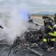 incendio divora una macchina