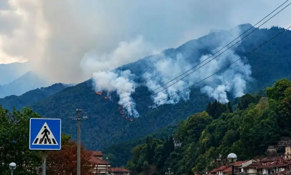 Il fuoco scende ancora