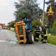 Trattore si ribalta in strada a Lessona