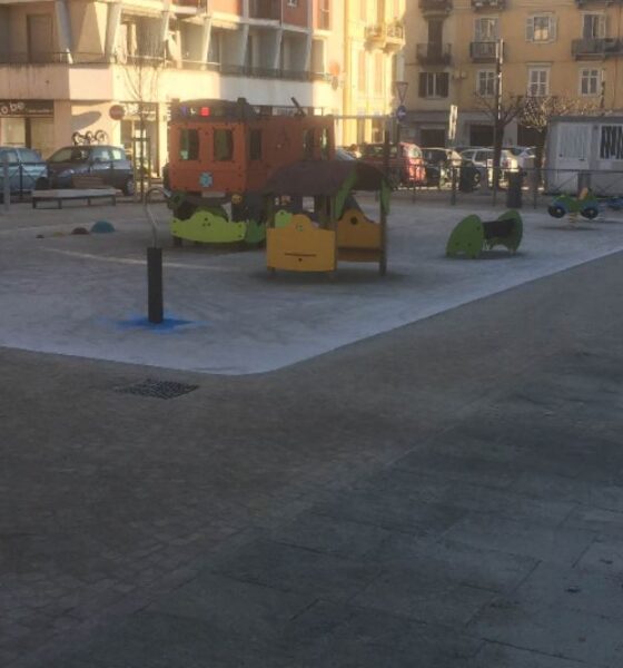 «Piazza Curiel è diventata luogo di bivacco per tossicodipendenti»