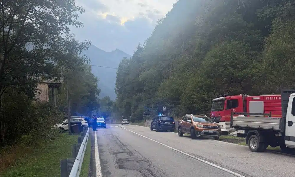 Fulmine innesca nuovo incendio a Mollia: fuoco anche sulla Res e sopra Cravagliana