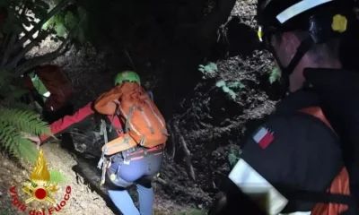 Disperso precipita in un dirupo: trovato vivo di notte dopo quattro ore di ricerche