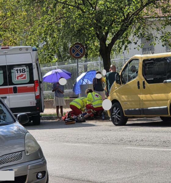 18enne cade dalla moto, soccorso dal 118