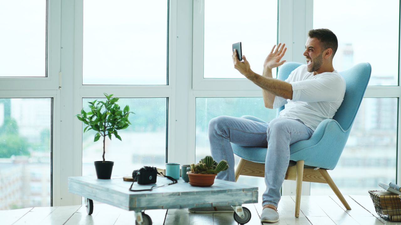 Ragazzo con smartphone