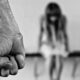 i vicini di casa salvano una donna