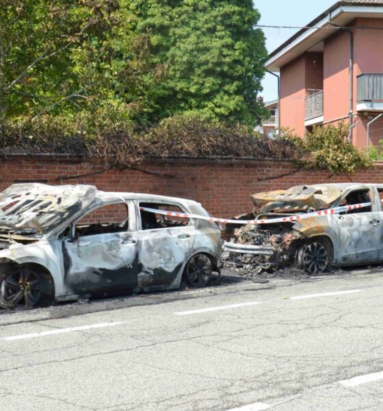 auto carabinieri bruciate