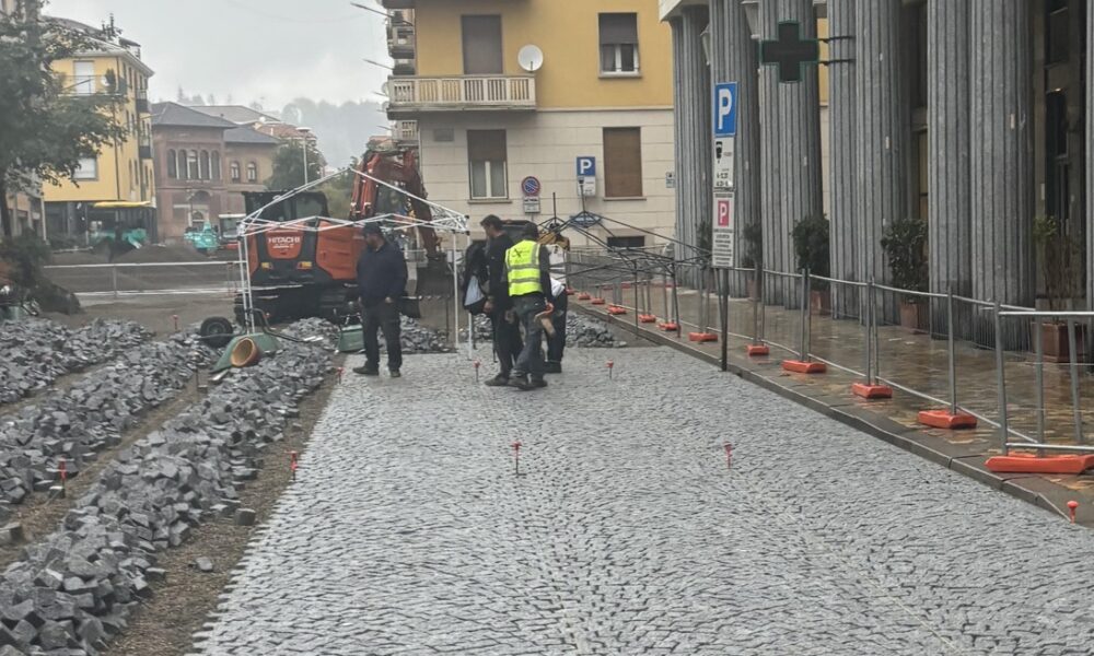 In via Pietro Micca si lavora anche di domenica