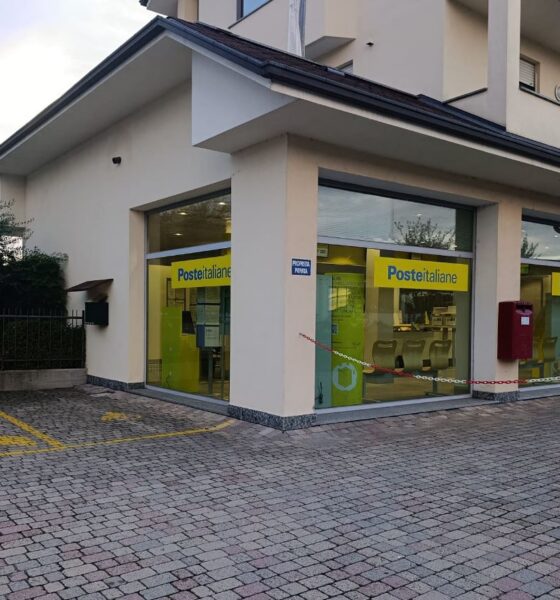 catena davanti alla posta